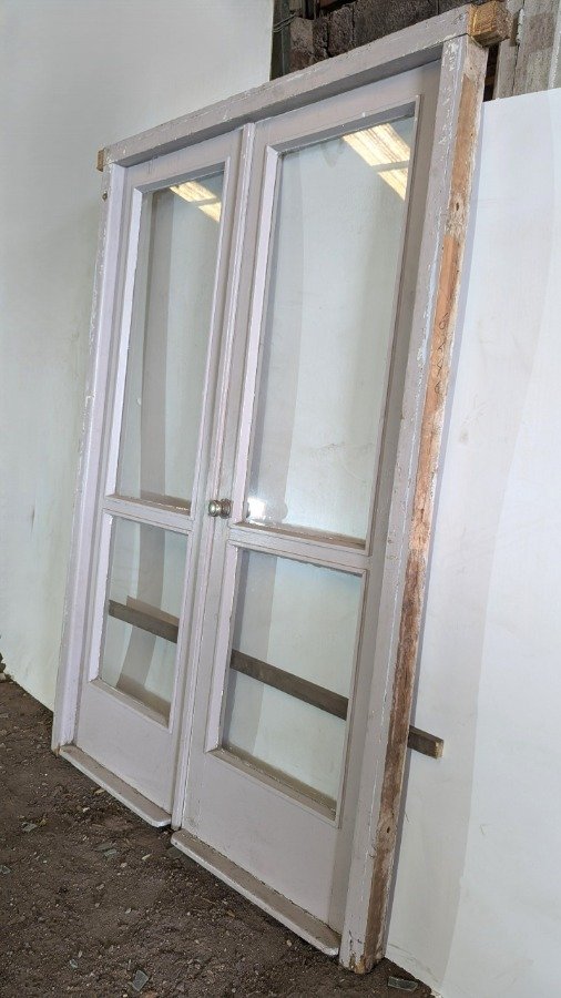 Puerta antigua con ventana en cedro - imagen 6