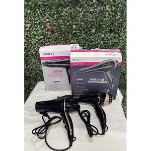 Lote siguiente: Set de 2 Secadoras de Pelo Xion Profesionales con Caja