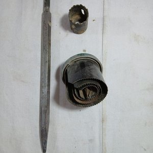 Lote de Herramientas de Albañil: Cuchara, Mazo, Corta Caños y Más - imagen 3