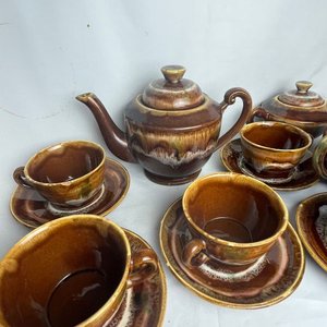 Juego de Tazas y Platillos de Cerámica Marrón - imagen 2