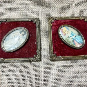 Lote siguiente: Par de Marcos Antiguos Holandeses "Real Bronze Holland" con Figuras Femeninas