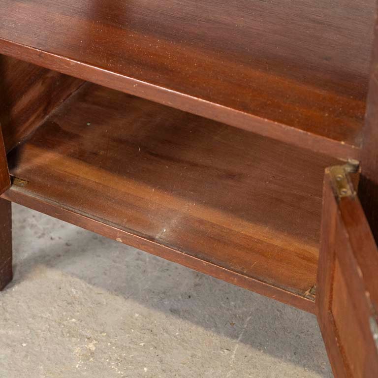 Mesa de luz y silla de niño para decorar el hogar - imagen 3