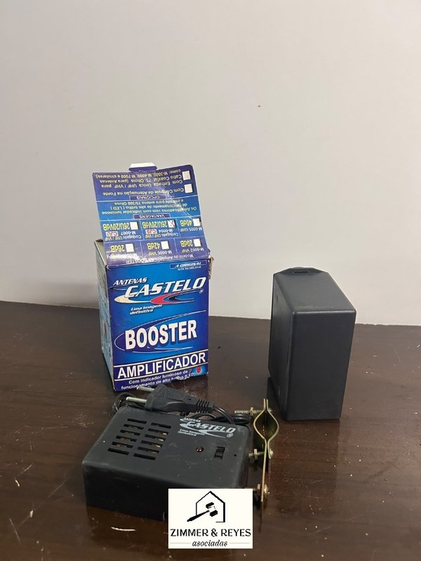Amplificador de Antena Castelo Booster con Indicador Luminoso
