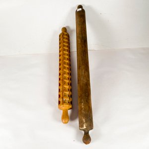 Dos Rodillos de Madera para Amasar (uno Rallado) - imagen 1
