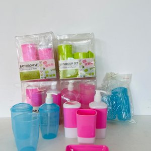 Lote siguiente: Set de 7 Porta Cepillos Dentales para Baño