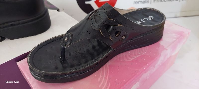 Calzado de cuero negro en excelente condición - imagen 4