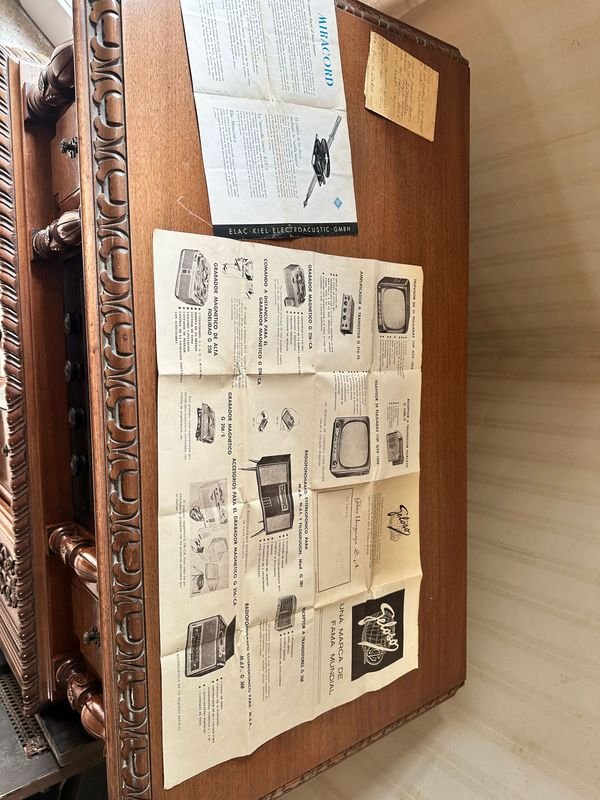 Gran Mueble Combinado con Radio y Toca Disco - imagen 14