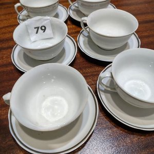 Juego de 6 Tazas de Té con Platillos de Porcelana Blanca con Guarda Plateada - imagen 2