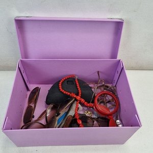 Lote de Anteojos, Collares, Pulseras y Accesorios Varios - imagen 4