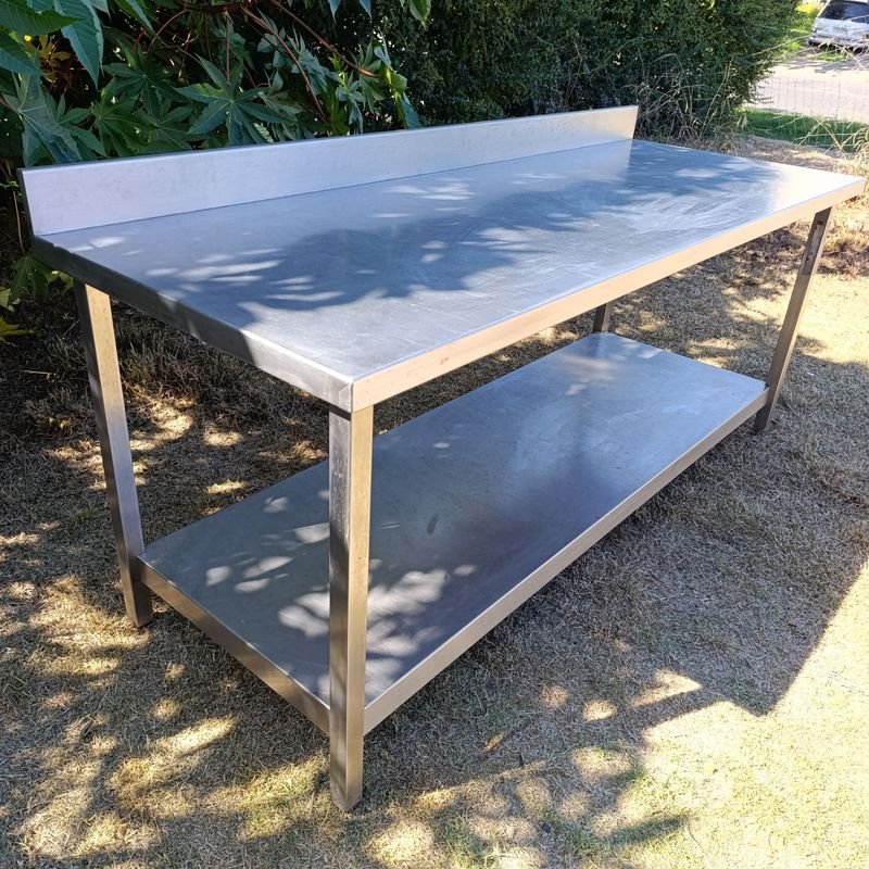 Mesa de Acero Inoxidable con Estante Inferior - imagen 3