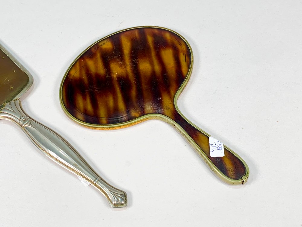 Espejos de mano diferentes, compuestos de uno oval y otro rectangular - imagen 2