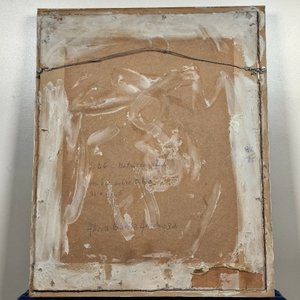Obra "Mamushka alada" de Alicia García Arechaga, acrílico sobre fibra con marco vitrina - imagen 11