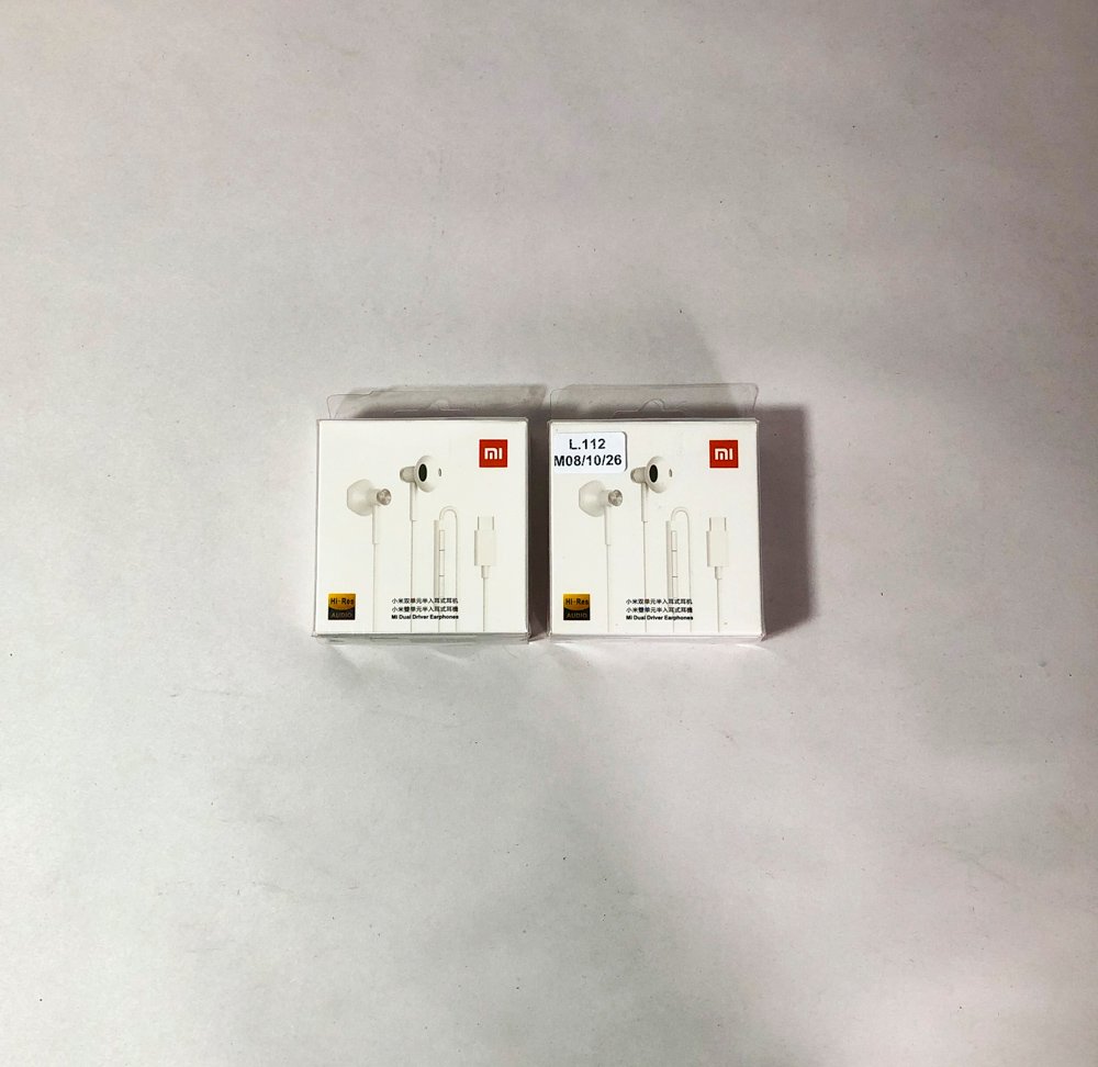 Dos Auriculares Xiaomi Mi Dual Driver con Entrada Tipo C