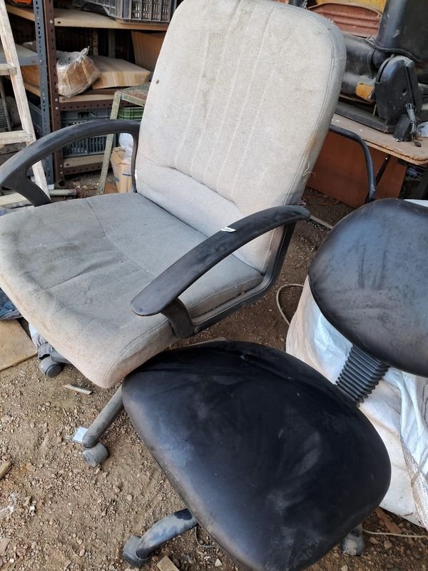 Lote siguiente: Sillas de escritorio para tapizar en buen estado