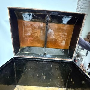 Baúl de Madera Antiguo con Tapa Curva - imagen 2
