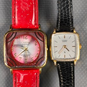 Dos Relojes de Dama: Cadina Classic Esfera Roja y Citizen Cuadrado - imagen 3