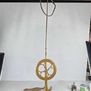 Antiguo Torno de Dentista a Pedal de Hierro Fundido Dorado - imagen 1