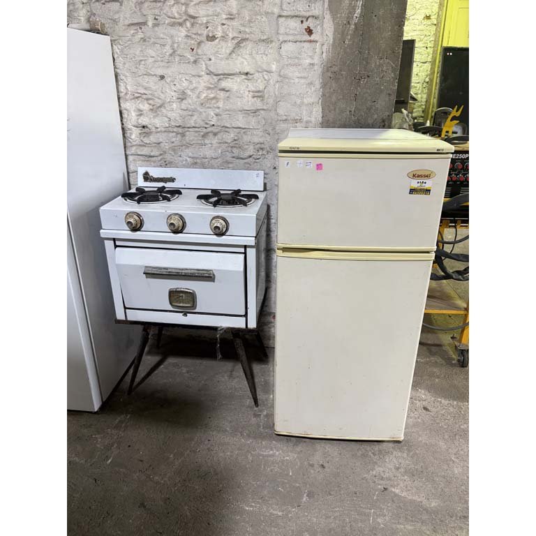 Lote anterior: Heladera y cocina Kassel en buen estado