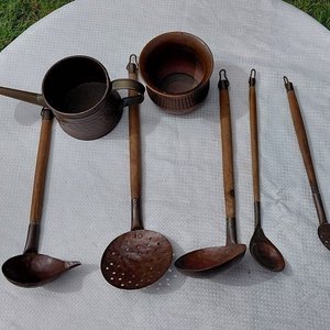 Lote de 7 Utensilios de Cocina y Riego en Cobre con Mangos de Madera - imagen 6
