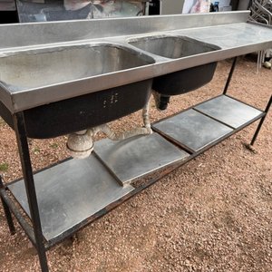 Mesada de Acero Inoxidable con Doble Bacha y Estructura Metálica - imagen 2