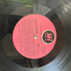 Dos Discos de Vinilo Usados: La Cofradía y Música en Libertad - imagen 5