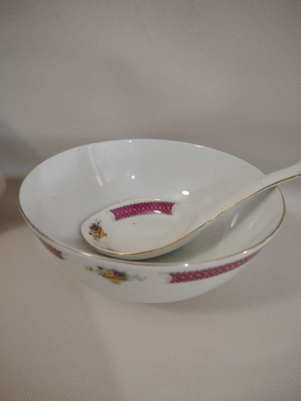 Ensaladera de porcelana china con cuchara - imagen 2