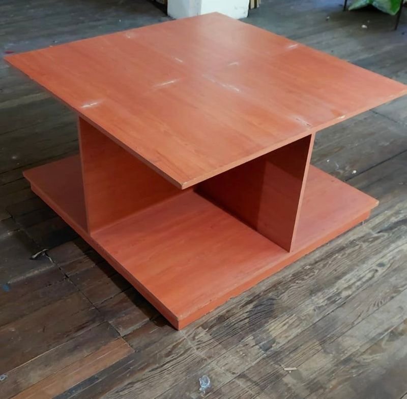 Mesa de sala en madera con características únicas - imagen 3
