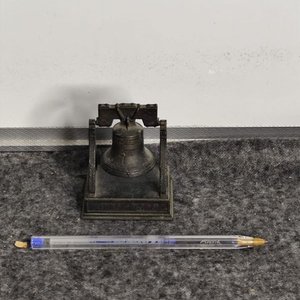 Lote anterior: Réplica Campana de la Libertad "1776-1976" Antigua Metálica