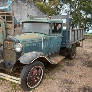 Lote anterior: Camión Antiguo Ford V8 - Colección Vehículos Clásicos
