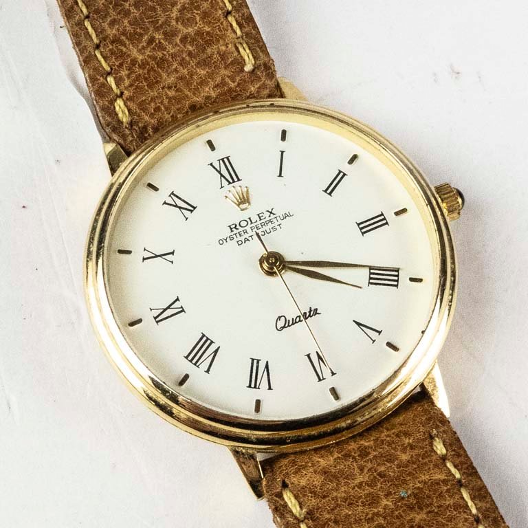 Reloj de dama en metal con malla de cuero - imagen 1