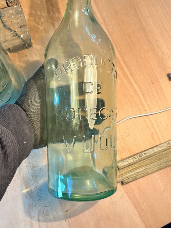 9 botellas VUDU antiguas de 2 litros o más - imagen 1