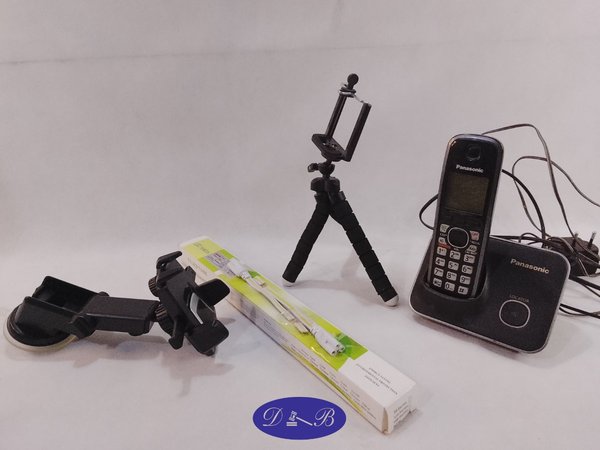 Teléfono Inalámbrico Panasonic y Accesorios Varios