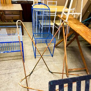 Lote siguiente: Sillas de Metal Plegables Estilo Mariposa