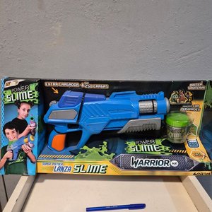 Lote siguiente: Pistola Lanza Slime "Power Slime Warrior" con Carga Extra