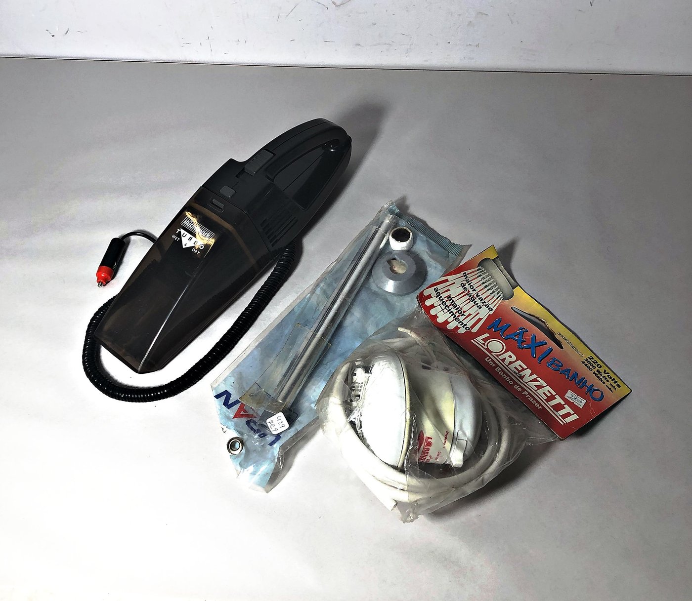 Aspiradora Portátil Micromark Turbo y Duchero Eléctrico Maxi Banho