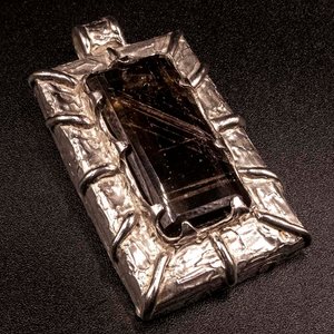 Lote siguiente: Colgante Plata 950 con Cuarzo Rutilo - 55.13gr