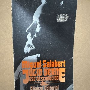 Lote siguiente: Libro "Ese Desconocido" de Miguel Salabert y Julio Verne - Alianza Editorial
