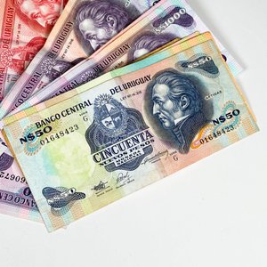 Lote de Billetes Varios: Uruguay y Guatemala - imagen 4