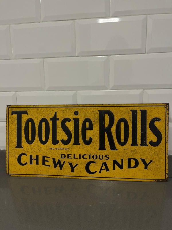 Chapa Decorativa Antigua Tootsie Rolls "Delicious Chewy Candy" Made in USA