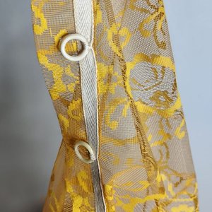 Dos Cortinas Antiguas de Tul Amarillo con Diseño Floral - imagen 2