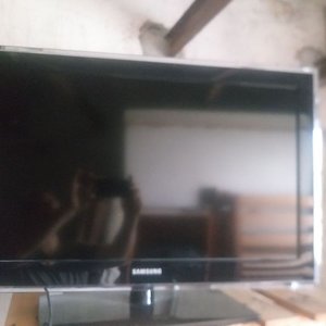 Televisor Samsung Usado - Funciona como TV y Monitor - imagen 2