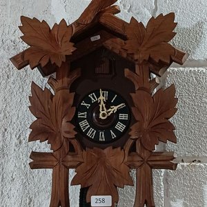 Reloj de Cucú Antiguo Alemán con Cadena y Piñas - imagen 2