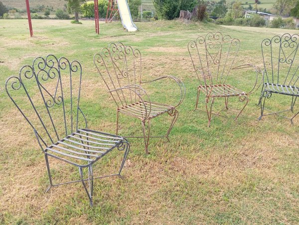 Sillas de hierro antiguas para decoración - imagen 3