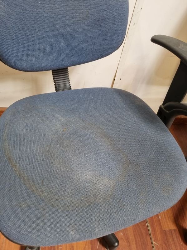 Sillas de Oficina en Buena Condición - imagen 3