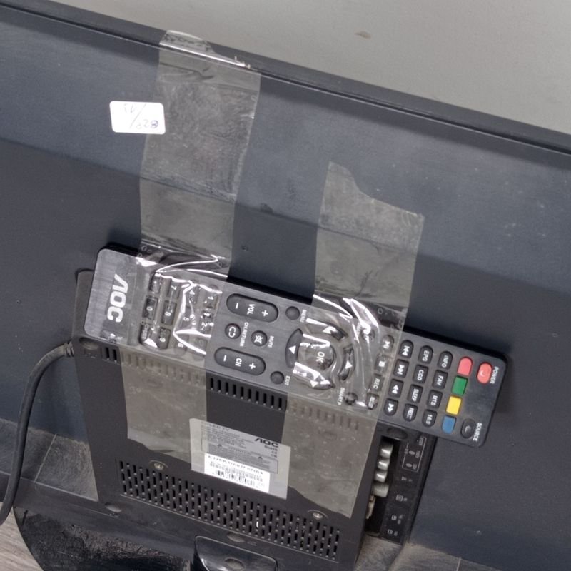 Televisor LED de 32 pulgadas AOC en excelente estado - imagen 4