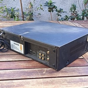 Equipos y accesorios audiovisuales: dos videograbadores sin controles Remotos y calbes Panasonic y Panavox / Dcodificador Digital con Transformador / Base de Televisor Nueva / Sin Probar - imagen 4