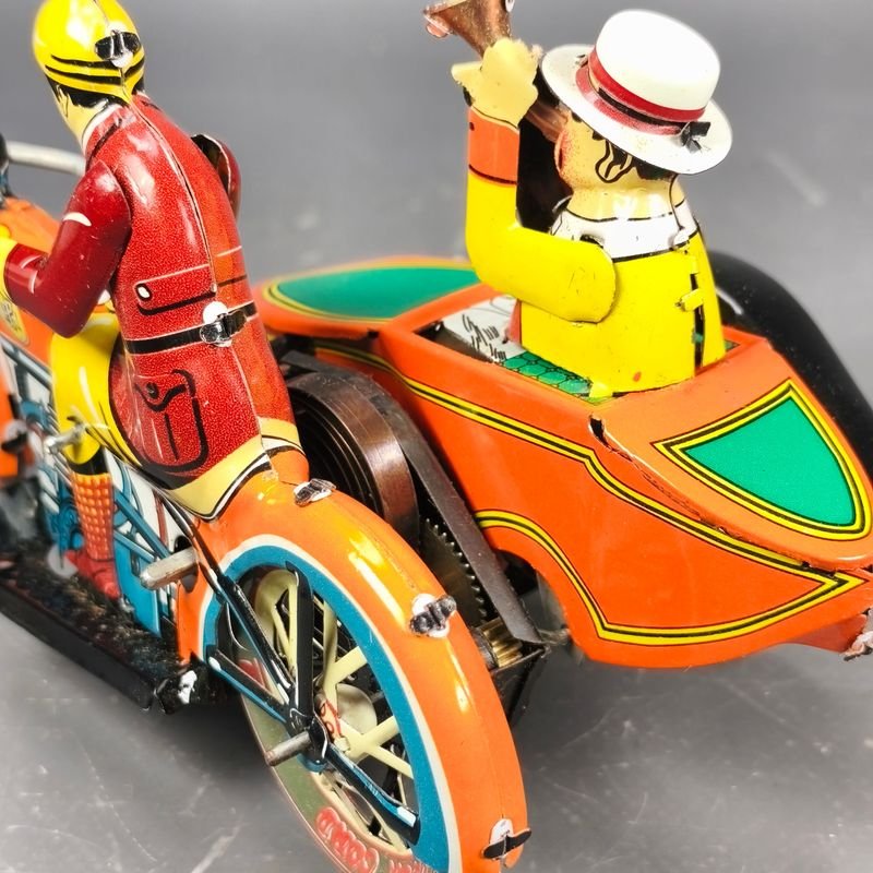 Colección de juguetes vintage con moto y sidecar - imagen 6