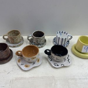 Set de 7 Tazas con Platos de Diseños Variados - imagen 3