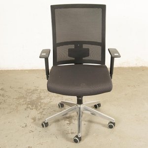 Lote anterior: Sillón de Oficina "Ufficio" Giratorio con Respaldo de Malla y Altura Regulable