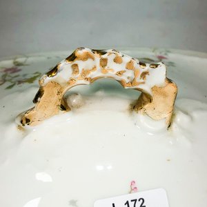 Dos Piezas de Porcelana Francesa Limoges Blanca con Flores Rosas - imagen 4